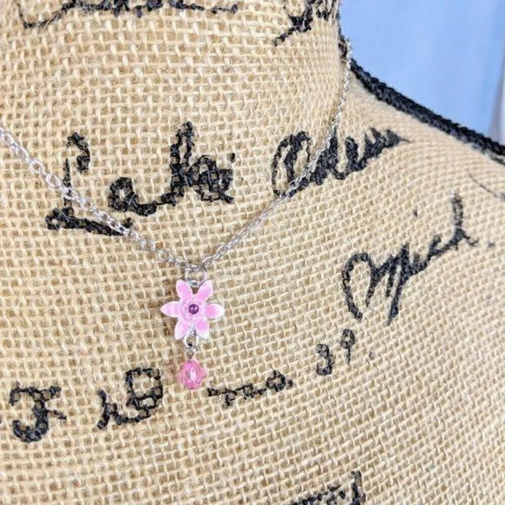 Silver-tone Pink Flower bead necklace‎